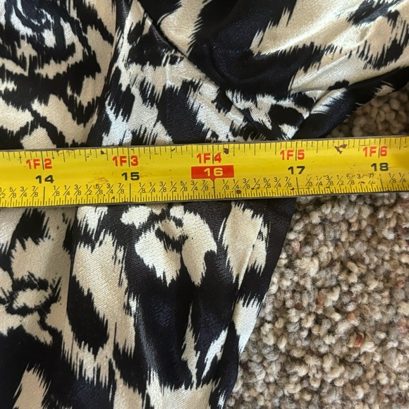 TOPSHOP Flutter Sleeve Open Back Satin Dress. Size 2. Black Cream Floral Print - Picture 9 of 13